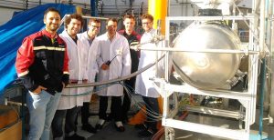 Team of the Heaven project with the cryogenic tank during LH2 acceptance tests on ALAT's tests facilities
